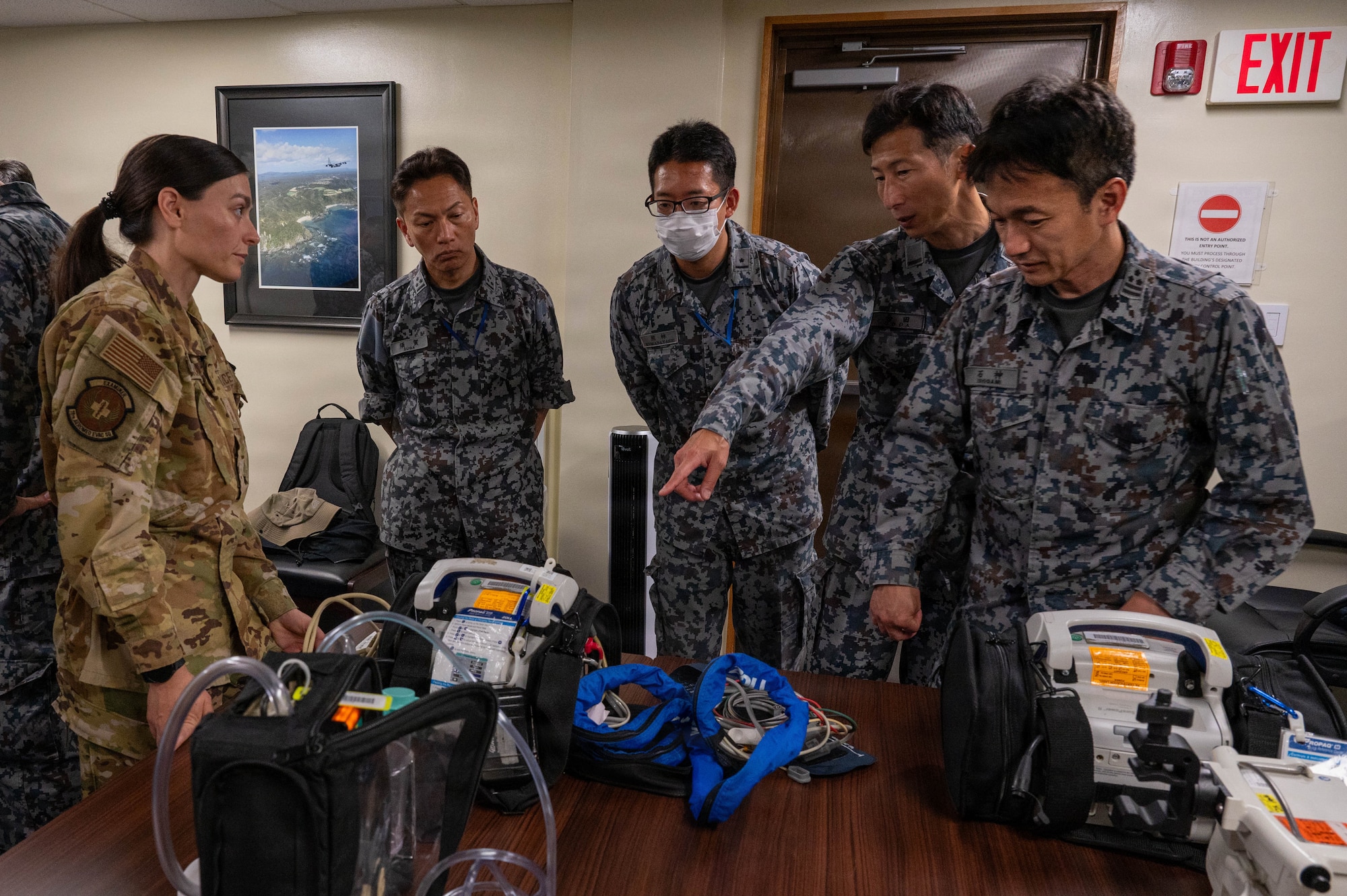 U.S. and Foreign service member train on patient care.