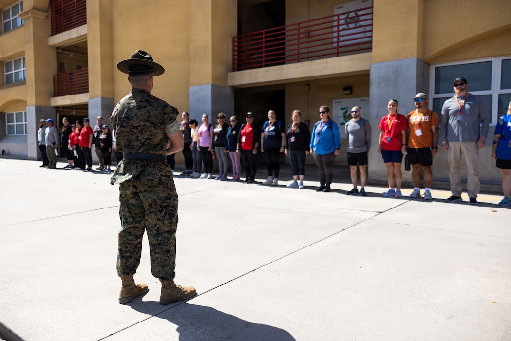 Educators and Community Influences from across Albuquerque, New Mexico and Texas visit MCRD San Diego