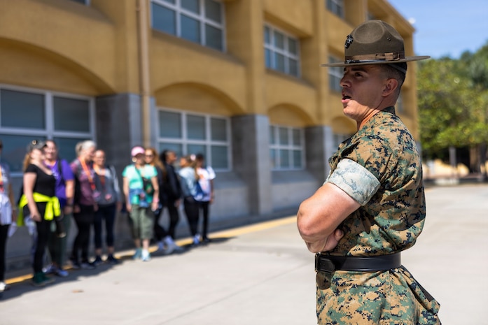 Educators and Community Influences from across Albuquerque, New Mexico and Texas visit MCRD San Diego