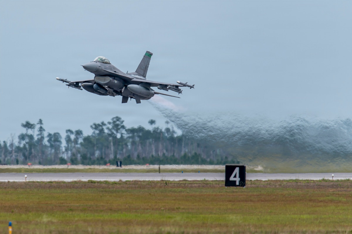 A U.S. Air Force F-16 Fighting Falcon assigned to the Ohio National Guard’s 180th Fighter Wing takes off for a training flight during Checkered Flag 26-2 and the Weapons System Evaluation Program-East at Tyndall Air Force Base, Fla., April 29, 2026.