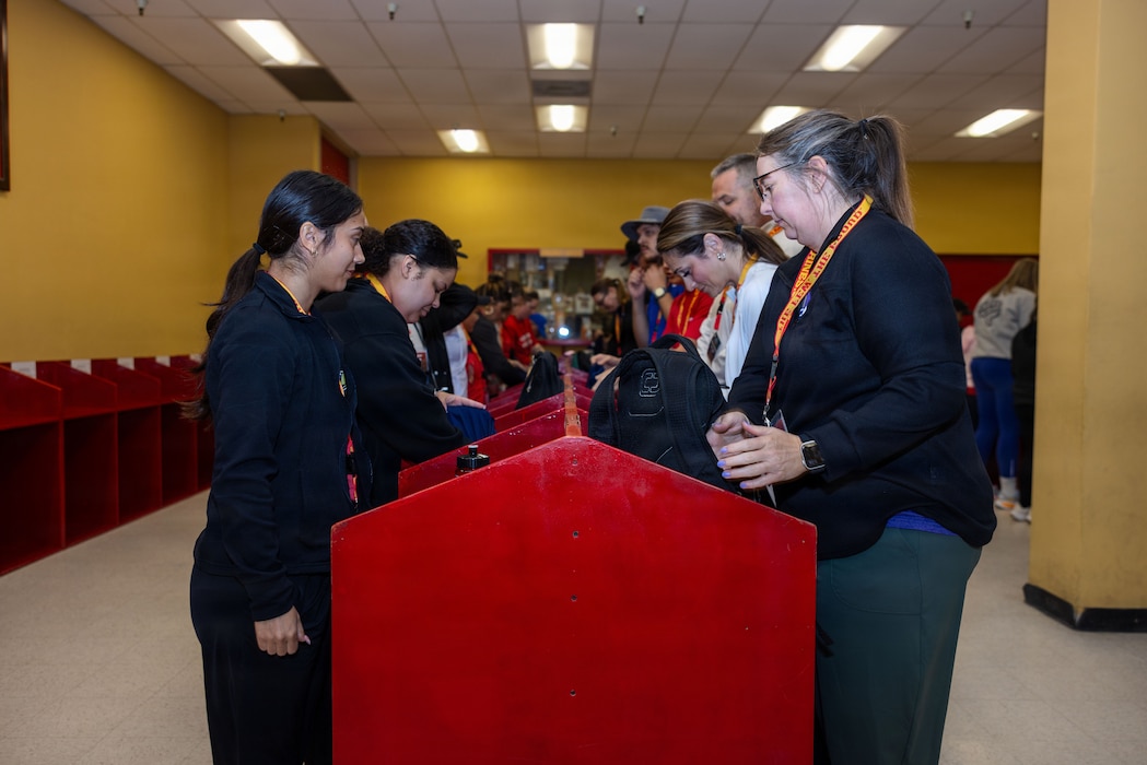 Educators and Community Influences from across Albuquerque, New Mexico and Texas visit MCRD San Diego