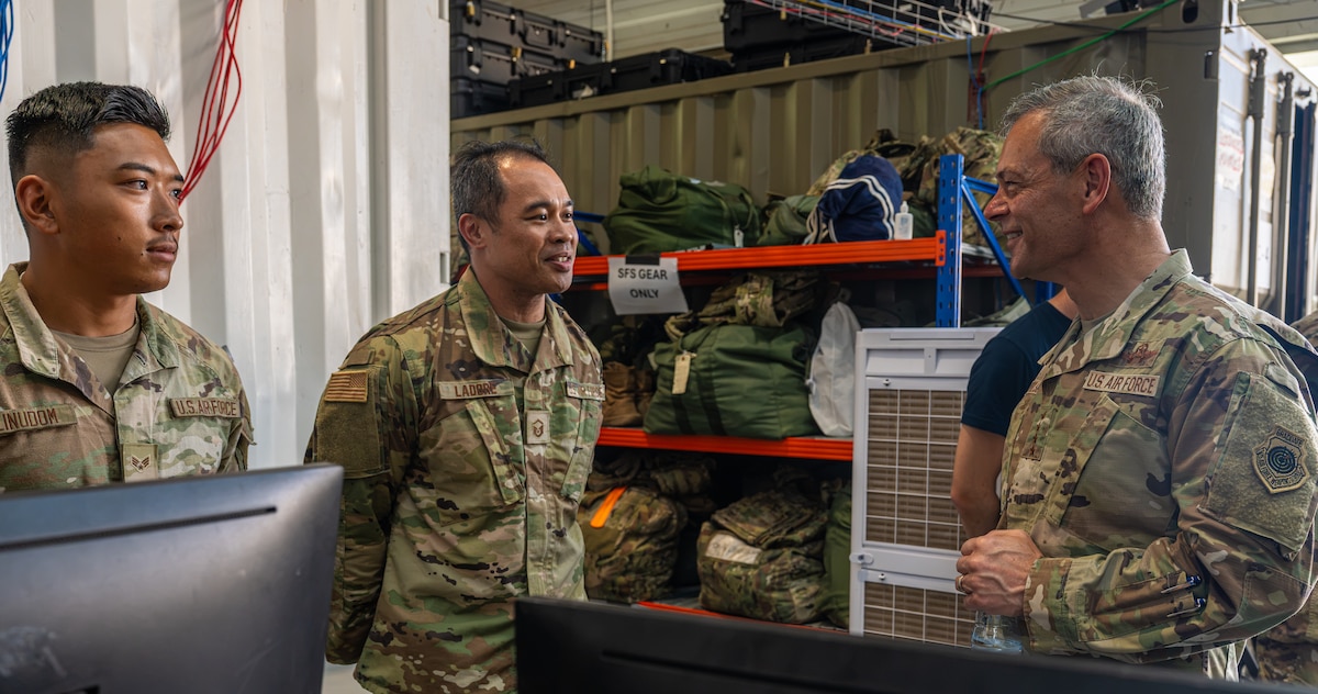 CSAF and CMSAF visit AOR