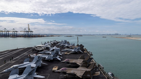 Nimitz-class aircraft carrier USS Abraham Lincoln (CVN 72) arrives in Laem Chabang, Thailand, Sept. 2, 2026.