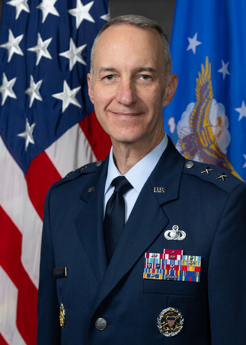 This is the official photo of Maj. Gen. Jason Lindsey.