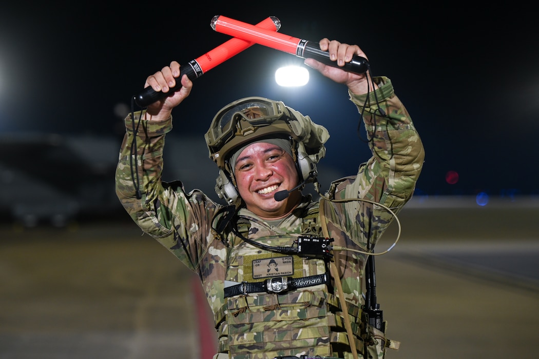 Service members serve
