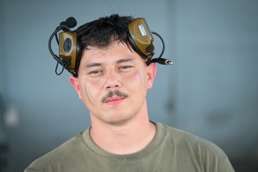 Service members serve