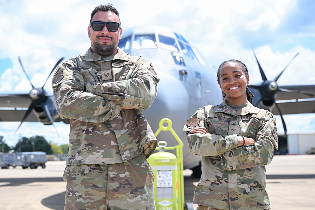 Service members serve