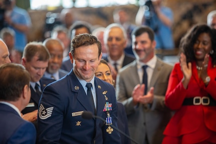 Former Alaska Air National Guardsman earns Distinguished Flying Cross