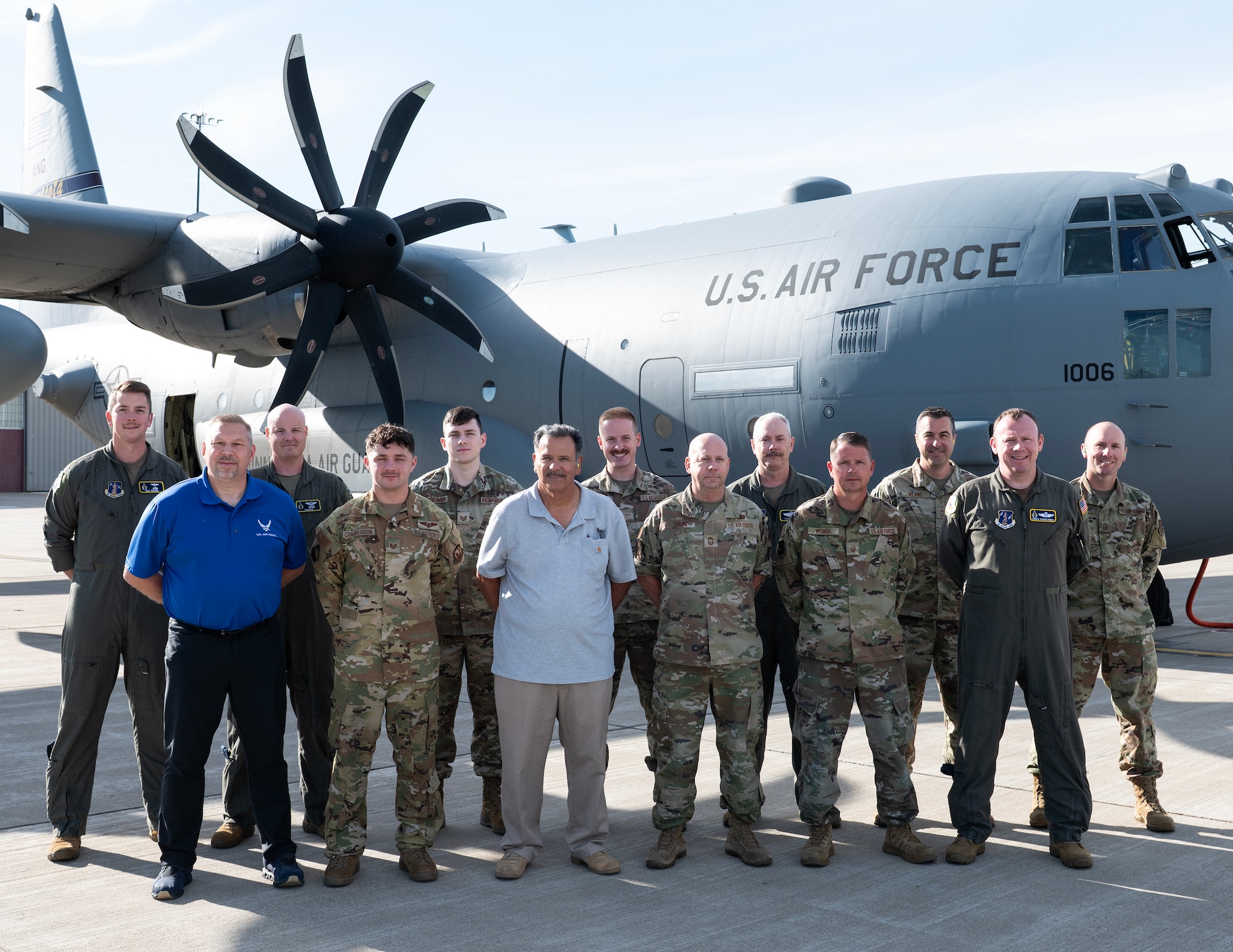 U.S. Air Force Airmen from the 133rd Airlift Wing and veterans pose for a photo in St. Paul, Minn., June 15, 2026.