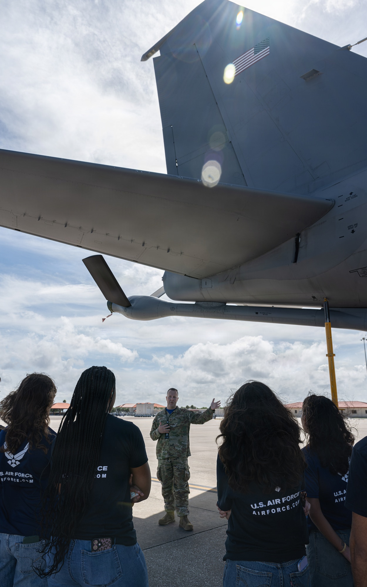U.S. Air Force Master Sgt. Trenton Scalf, 6th Aircraft Maintenance Squadron crew chief section lead, briefs about the refuel aircraft maintenance career field at MacDill Air Force Base, Florida, Aug. 7, 2026. It’s the job of the refuel aircraft maintenance specialists to inspect, troubleshoot and repair aircraft structures, engines and hydraulic systems. (U.S. Air Force photo by Airman 1st Class Helen Ly)