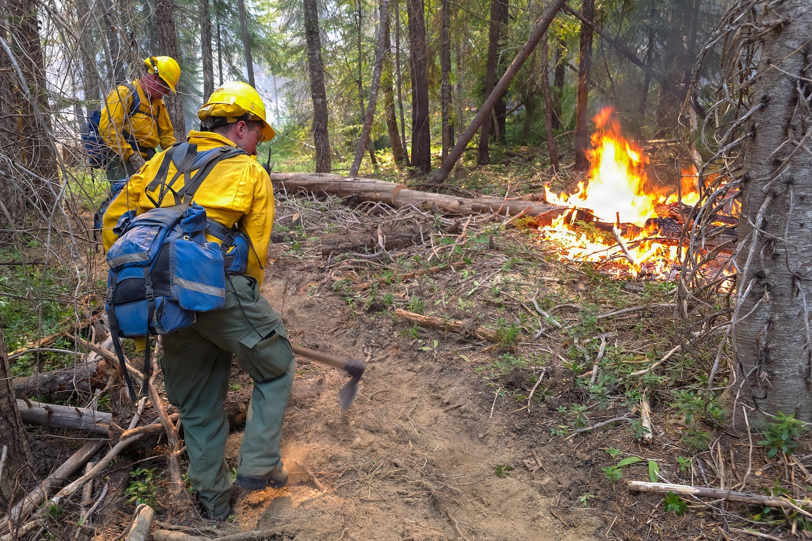 Washington National Guard members conduct wildland fire support operations to Washington Department of Natural Resources at the Little Giant Fire near Leavenworth, Washington, Aug. 10, 2026.