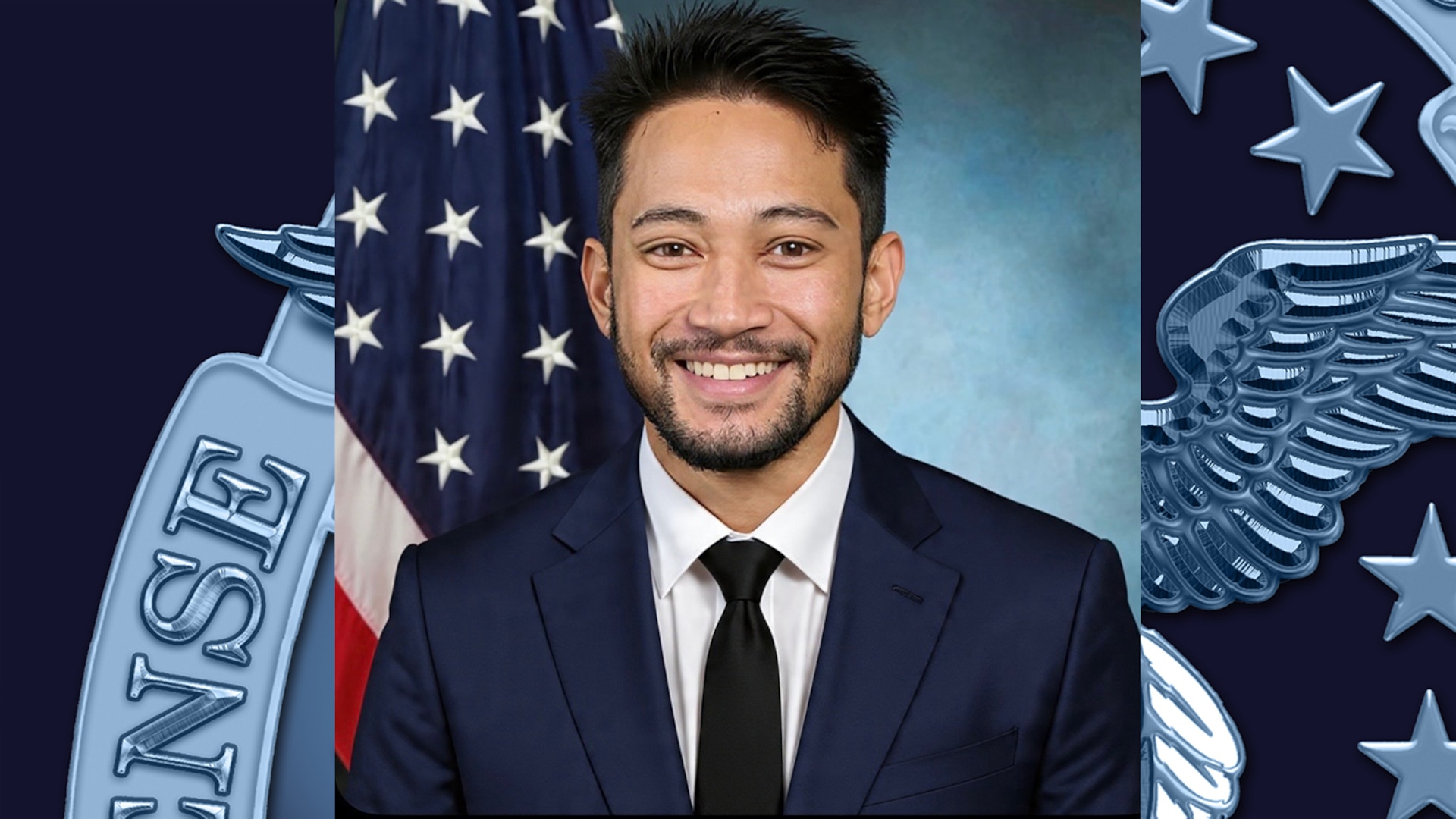 An official portrait of a man.