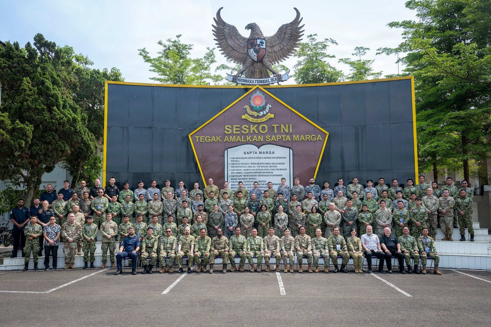 Group photo featuring Cyber Excercise participants at the Indonesian Armed Forces Staff and Command School during Super Garuda Shield 26 in Bandung, Indonesia, Sep. 10, 2026.