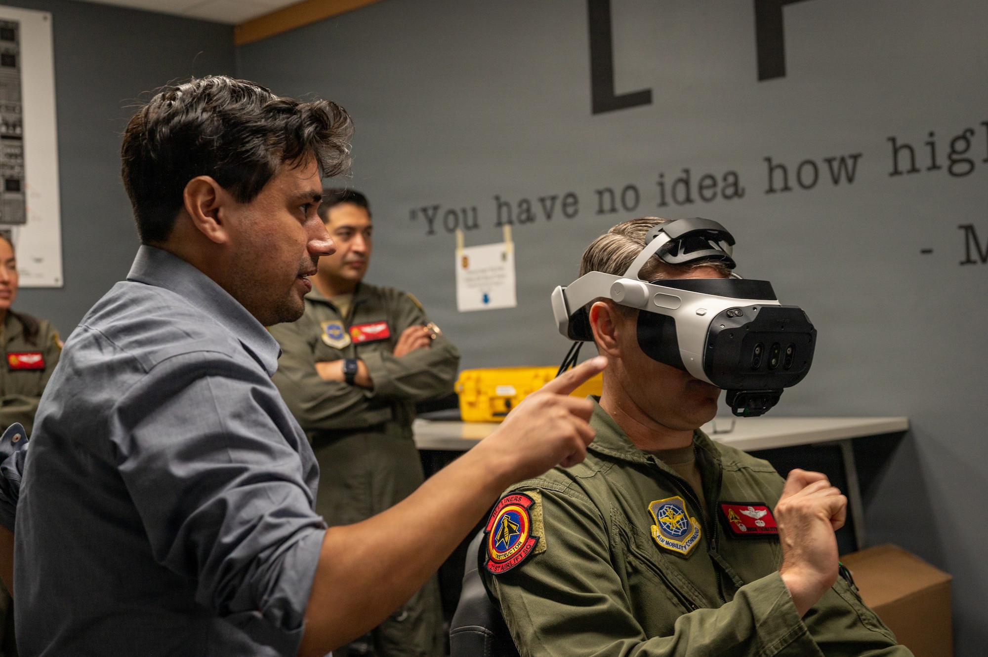 Commander uses VR simulator