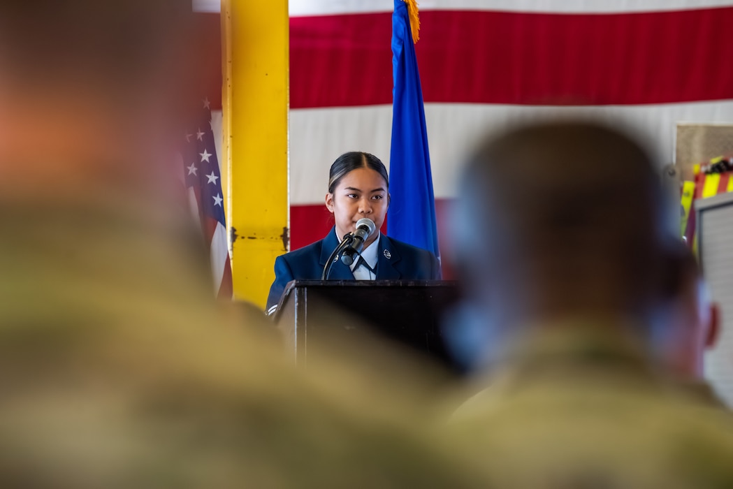 Airman recites prayer