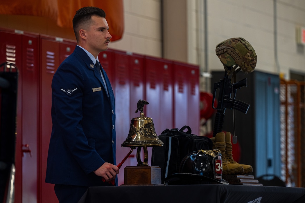Airman ringing a bell.